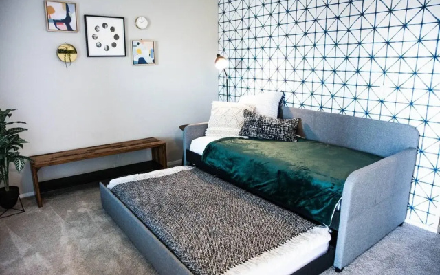 photo 3 of The Ivory - SLEEPS 10 - Perfect for Mid-Term Stays