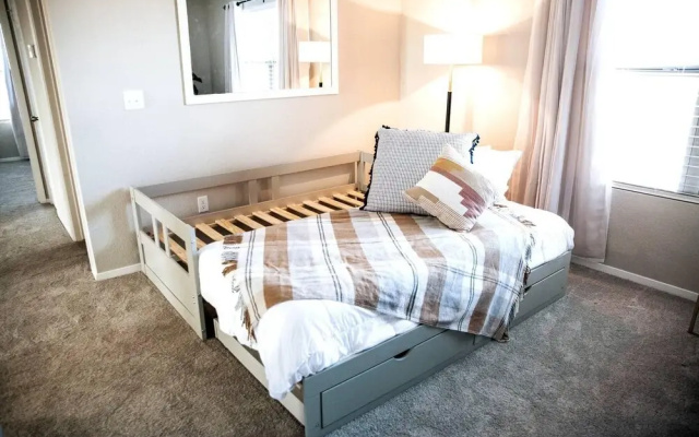 photo 4 of The Ivory - SLEEPS 10 - Perfect for Mid-Term Stays