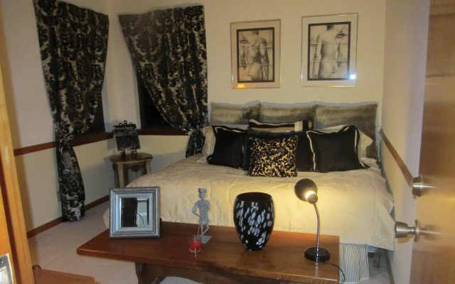 photo 3 of The Jupiter House