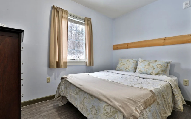 photo 3 of The Killington Bigelow Chalet: Large Ski Home. 8 Br/4.5 Ba/16 People. Hot Tub. Shuttle. Game Room. 8 Bedroom Home