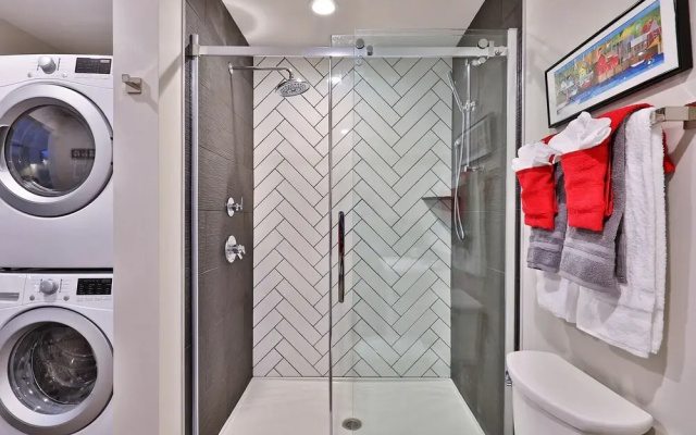 photo 3 of The Killington Style Suite: Modern, Central Condo, 2RM #222
