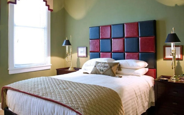 photo 4 of The King's Daughters Inn