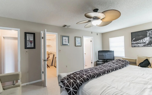 photo 5 of The Lake Home - Beautiful Oasis In The Heart Of Florida! 2 Bedroom Home by RedAwning