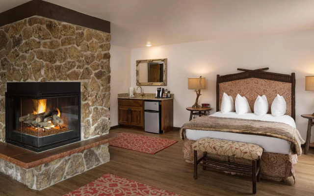 photo 4 of The Landing at Estes Park - Riverside Retreat