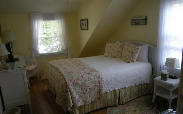 photo 3 of The Leisure Inn