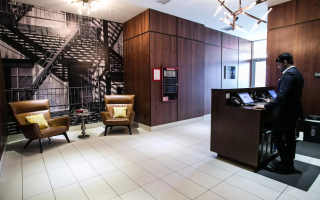 photo 2 of Leon Hotel LES