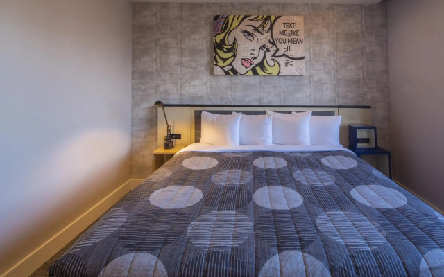 photo 3 of Leon Hotel LES
