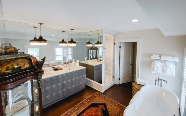 photo 3 of The Lilley Mansion Bed & Breakfast