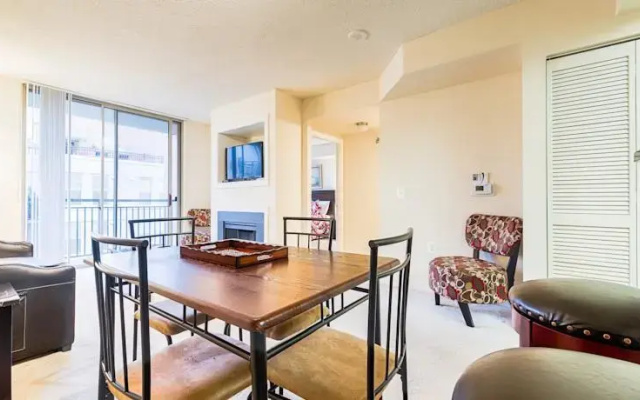 photo 4 of The Lincoln Apartment
