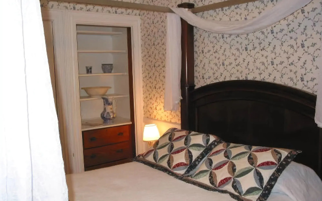 photo 4 of The Linden Tree Inn