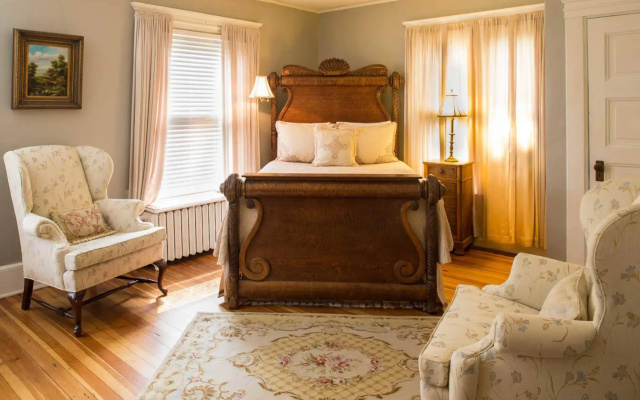 photo 2 of The Lion and the Rose B&B
