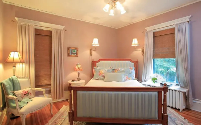 photo 3 of The Lion and the Rose B&B