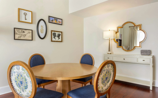 photo 5 of Hilton Vacation Club Lodge Alley Inn Charleston