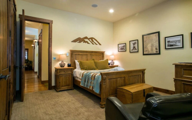 photo 4 of The Lodge at Gray's Crossing by Tahoe Mountain Properties