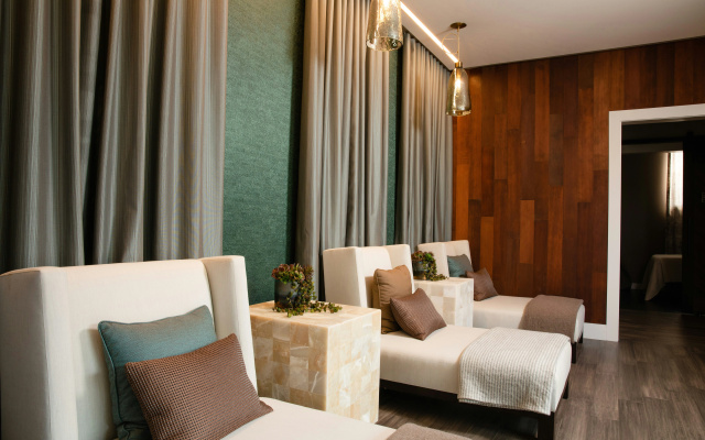 photo 3 of The Lodge at St Edward Park