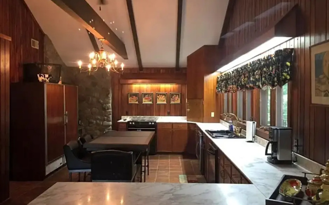 photo 3 of The Lodge in Sugar Hollow
