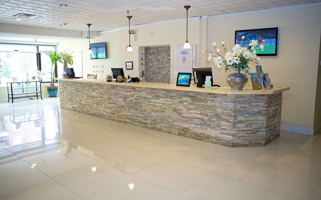 photo 2 of Long Beach Hotel