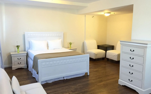 photo 4 of Long Beach Hotel