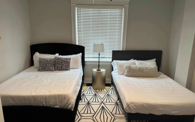photo 2 of The Luxe Spot 1