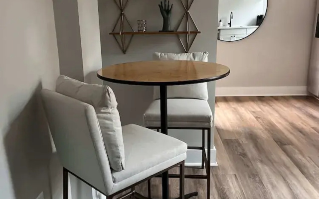 photo 5 of The Luxe Spot 1