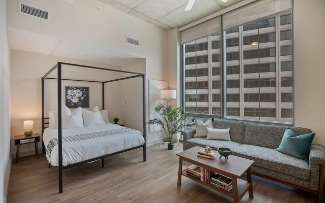 photo 3 of The Luxe Suites at University City