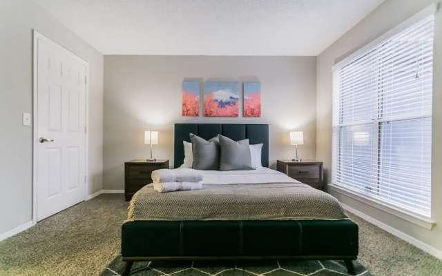 photo 2 of The Luxe Suites of North Atlanta