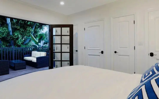 photo 3 of The Luxurious West Hollywood Casa
