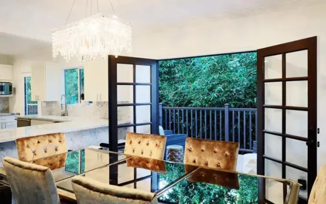 photo 4 of The Luxurious West Hollywood Casa