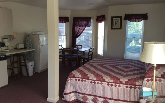 photo 5 of The Lynwood Inn