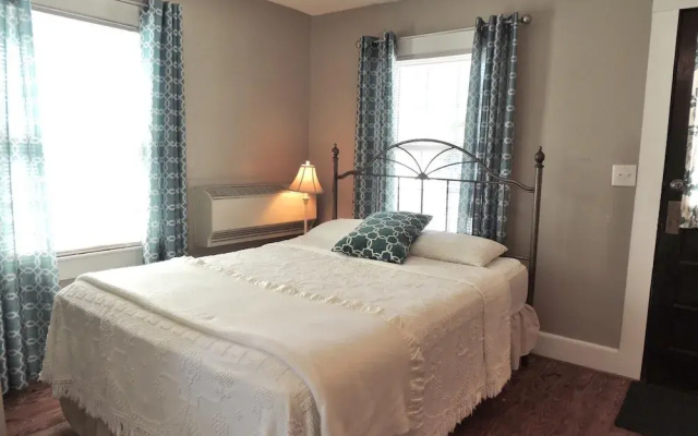 photo 5 of The Magnolia - 1 Br Cottage