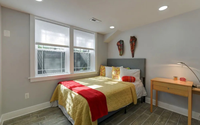 photo 2 of The Magnolia - Modern - 2BD / 2bth - Luxury Bedding