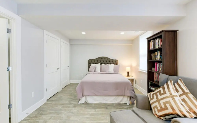 photo 3 of The Magnolia - Modern - 2BD / 2bth - Luxury Bedding