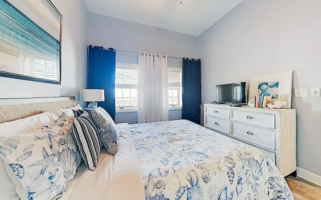 photo 3 of The Magnolia W/ Pool & Hot Tub - Walk To The Beach 3 Bedroom Condo