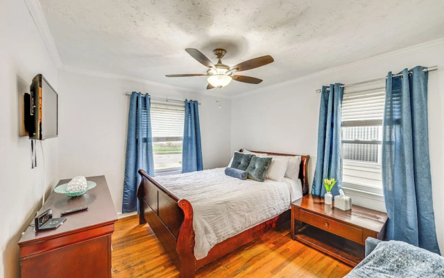 photo 2 of 'the Maple Tree' Home: 14 Mi to Downtown Cleveland