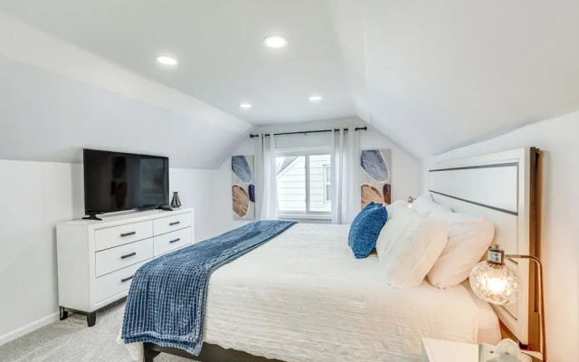 photo 3 of 'the Maple Tree' Home: 14 Mi to Downtown Cleveland