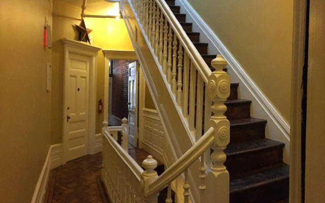 photo 2 of The Melva Inn - Harlem
