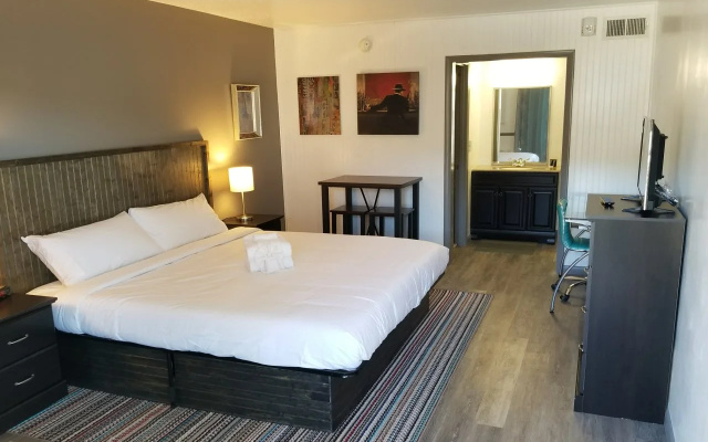 photo 5 of Blue Sky Inn