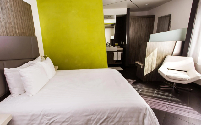 photo 3 of The Moment Hotel