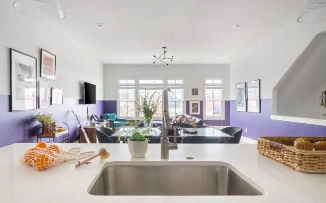 photo 2 of The Monroe by AvantStay – Stylish Group Stay with Easy Access to Attractions