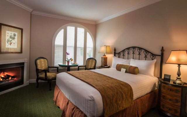 photo 4 of The Monterey Hotel