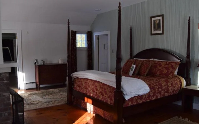 photo 4 of New Hampshire Mountain Inn