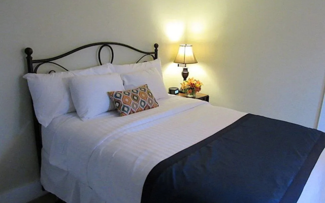 photo 5 of The New London Inn
