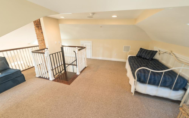 photo 3 of The Newport Lofts - 410 Thames Street