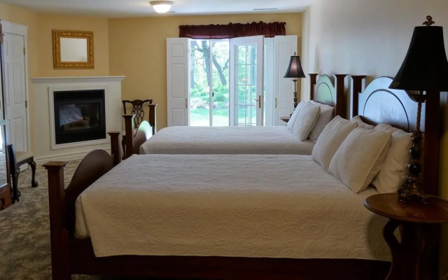 photo 2 of The Oakwood Inn Okoboji - Adults Only