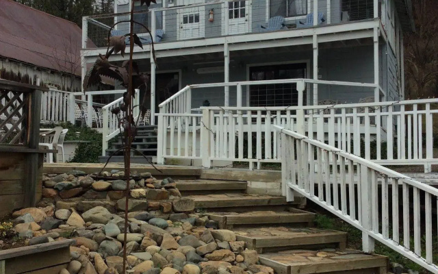 photo 2 of The Old Lewiston Inn