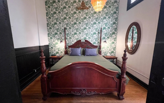 photo 4 of The Oliver Inn | Duluth Hotel Near Canal Park