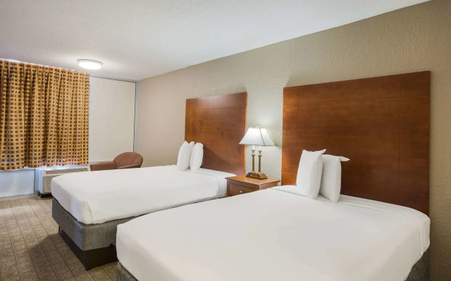 photo 4 of Econo Lodge