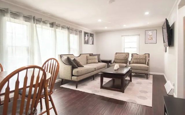 photo 4 of Chic Lake Geneva Apartment in Desirable Location!