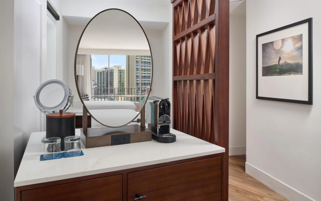 photo 2 of OUTRIGGER Waikiki Beach Resort