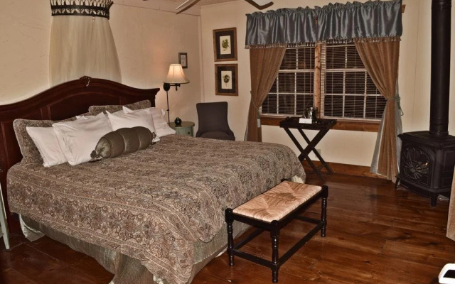 photo 4 of The Overlook Inn Bed and Breakfast
